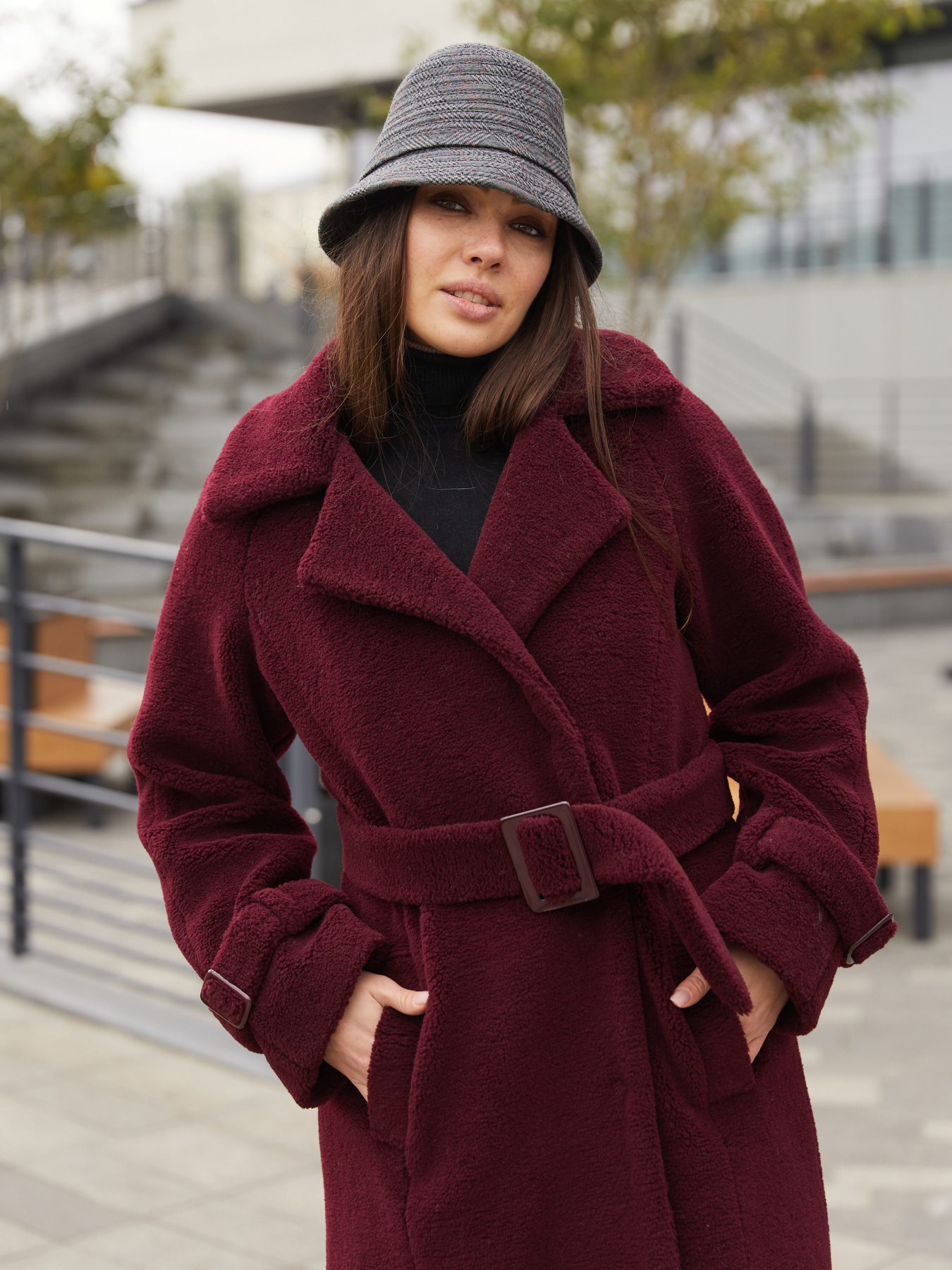 Шуби і дублянки MilaNova модель Пальто ПВ-94 бордо Фото