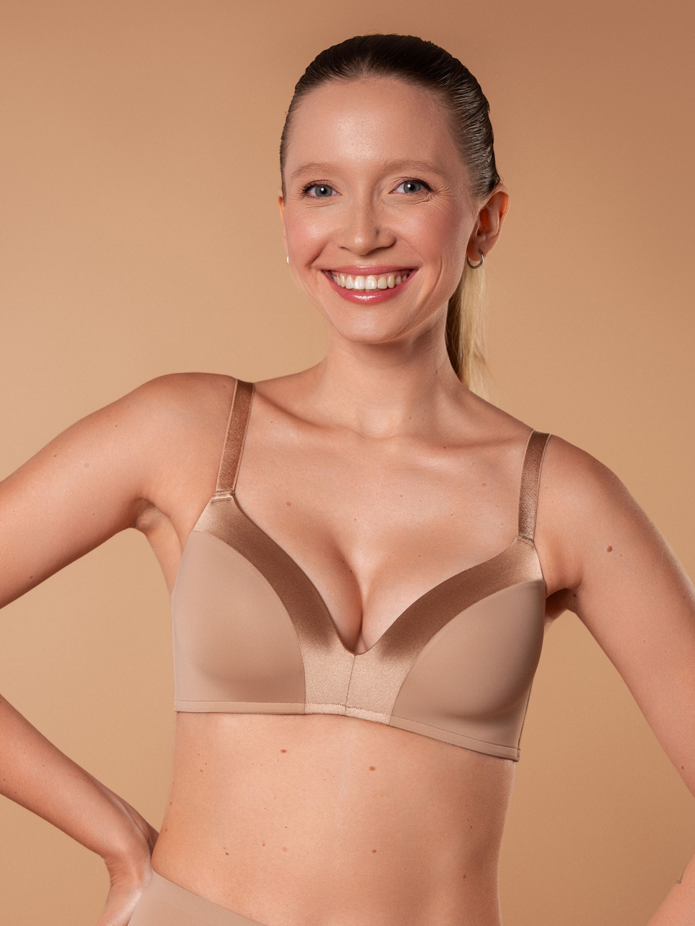 Бюстгальтер Brabrabra модель SLZ24201215_Nude Фото