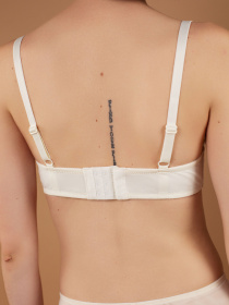 Бюстгальтер Brabrabra модель SLZ25901005_Ivory Фото