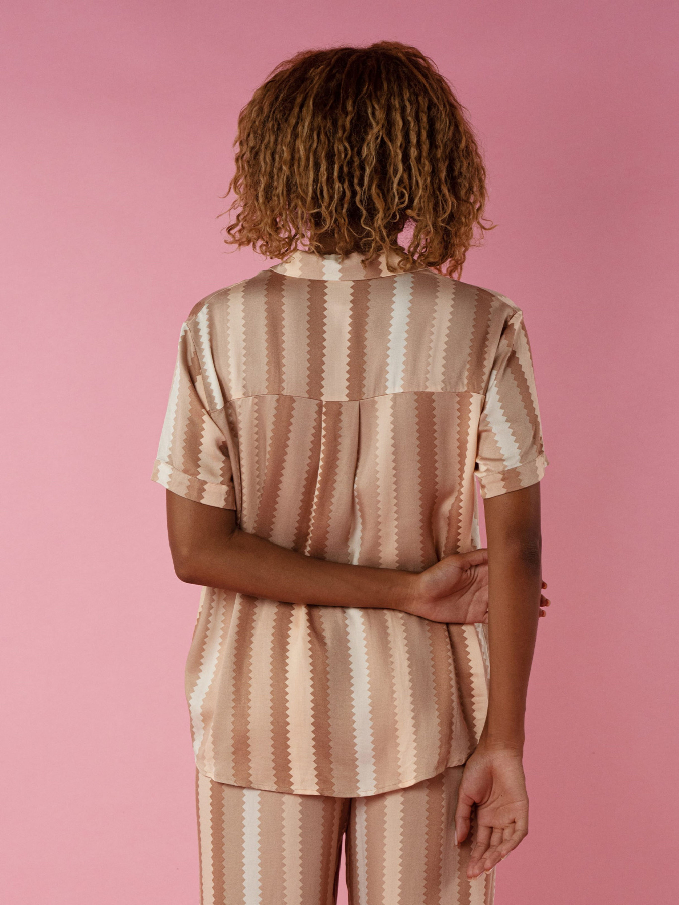 Одежда для дома и сна Brabrabra модель HOM2212104_Striped-Print Фото