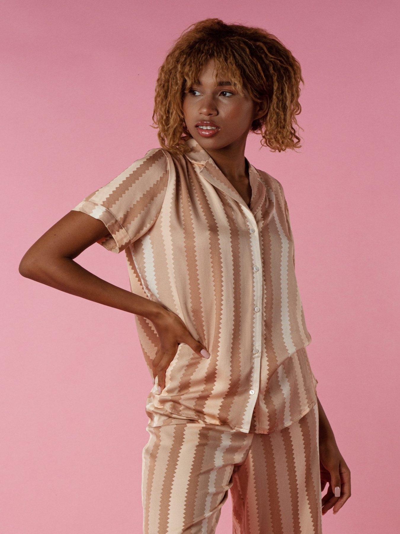 Одежда для дома и сна Brabrabra модель HOM2212104_Striped-Print Фото