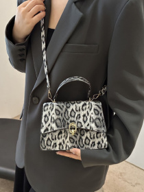 Крос-боді RoyalBag модель P1-369-9075LG Крос-боді RoyalBag модель P1-369-9075LG Фото