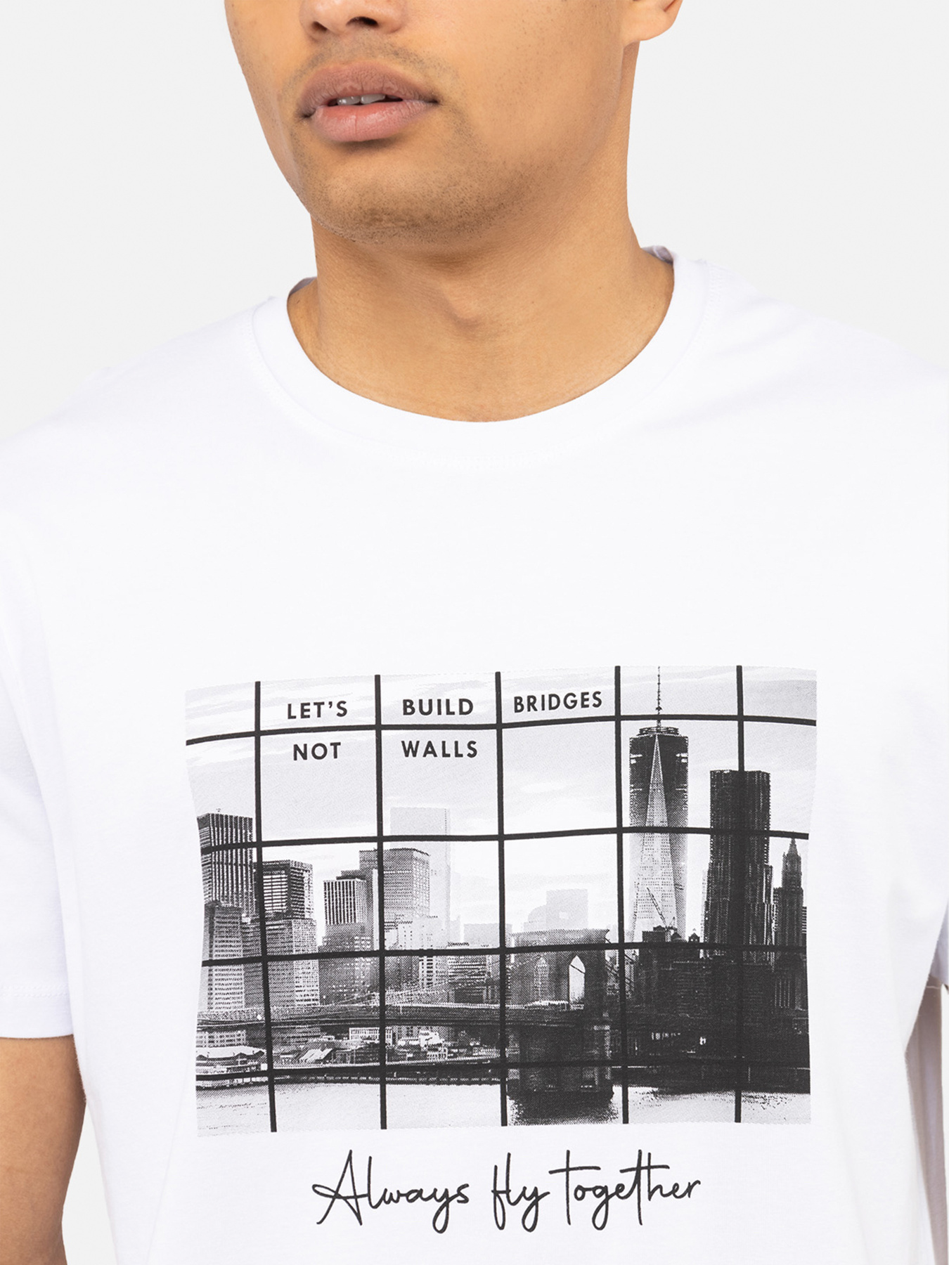 Футболка YUKI модель ЦБ-00243181 Футболка YUKI модель ЦБ-00243181 Фото