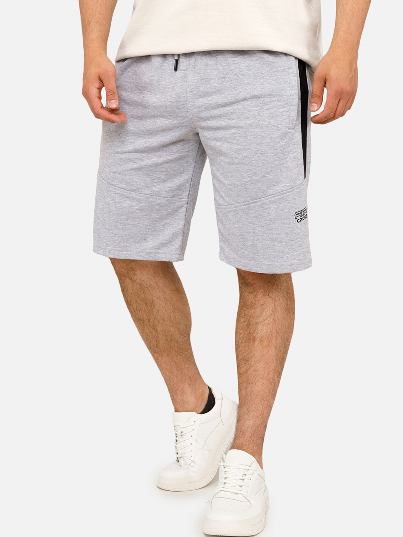 Шорти спортивні YUKI модель ЦБ-00251756 Фото