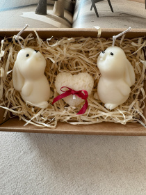 Набір ароматичних свічок "Весняна ніжність", з натурального оливкового воску Candle Design модель 200.0090 Набір ароматичних свічок "Весняна ніжність", з натурального оливкового воску Candle Design модель 200.0090 Фото