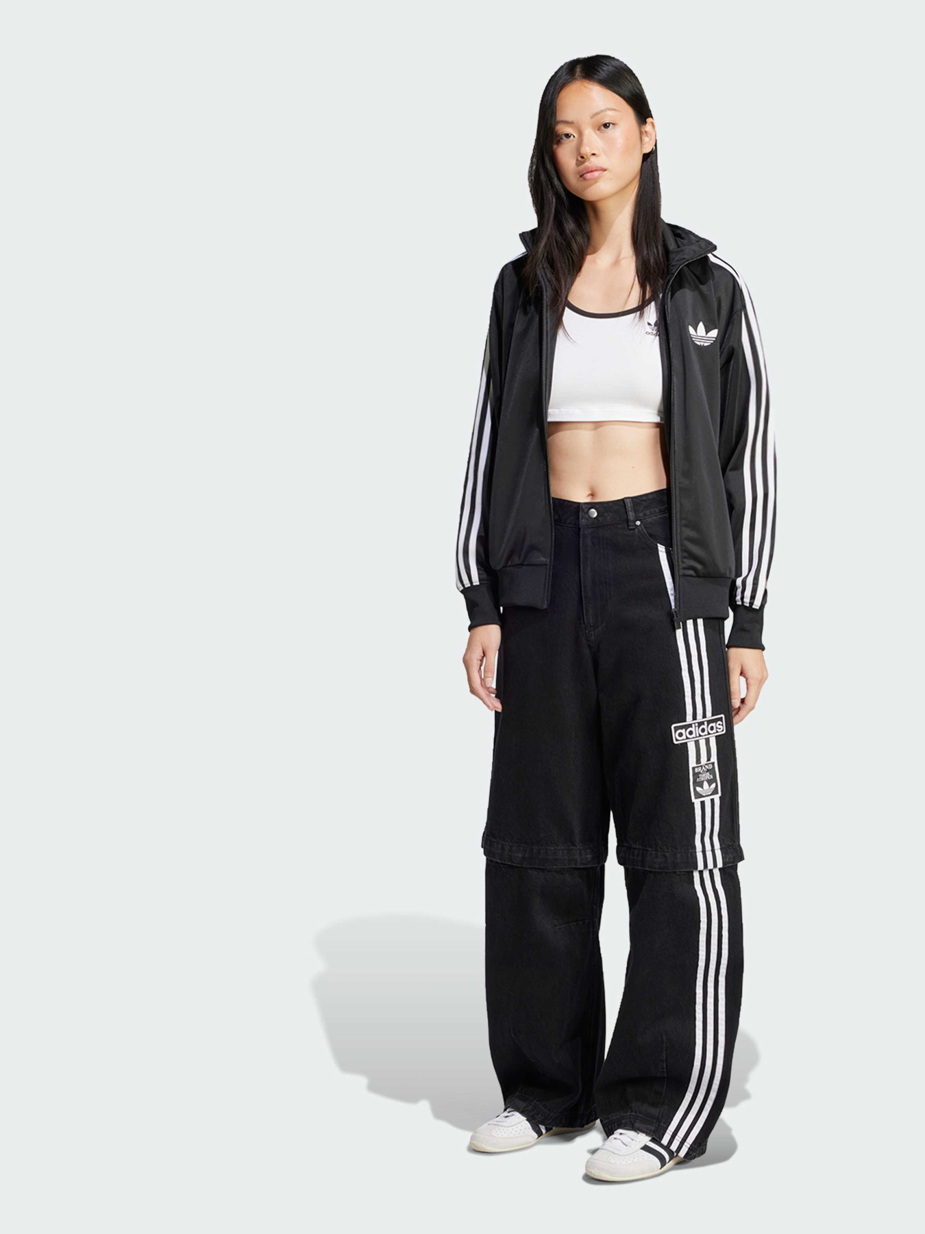 Широкі джинси Adidas Adicolor модель JD0082 Широкі джинси Adidas Adicolor модель JD0082 Фото