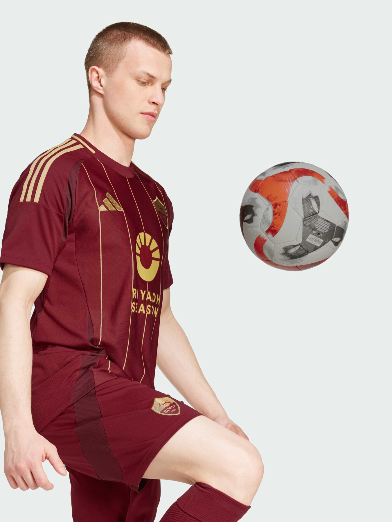 Футболка Adidas модель IT6058 Футболка Adidas модель IT6058 Фото