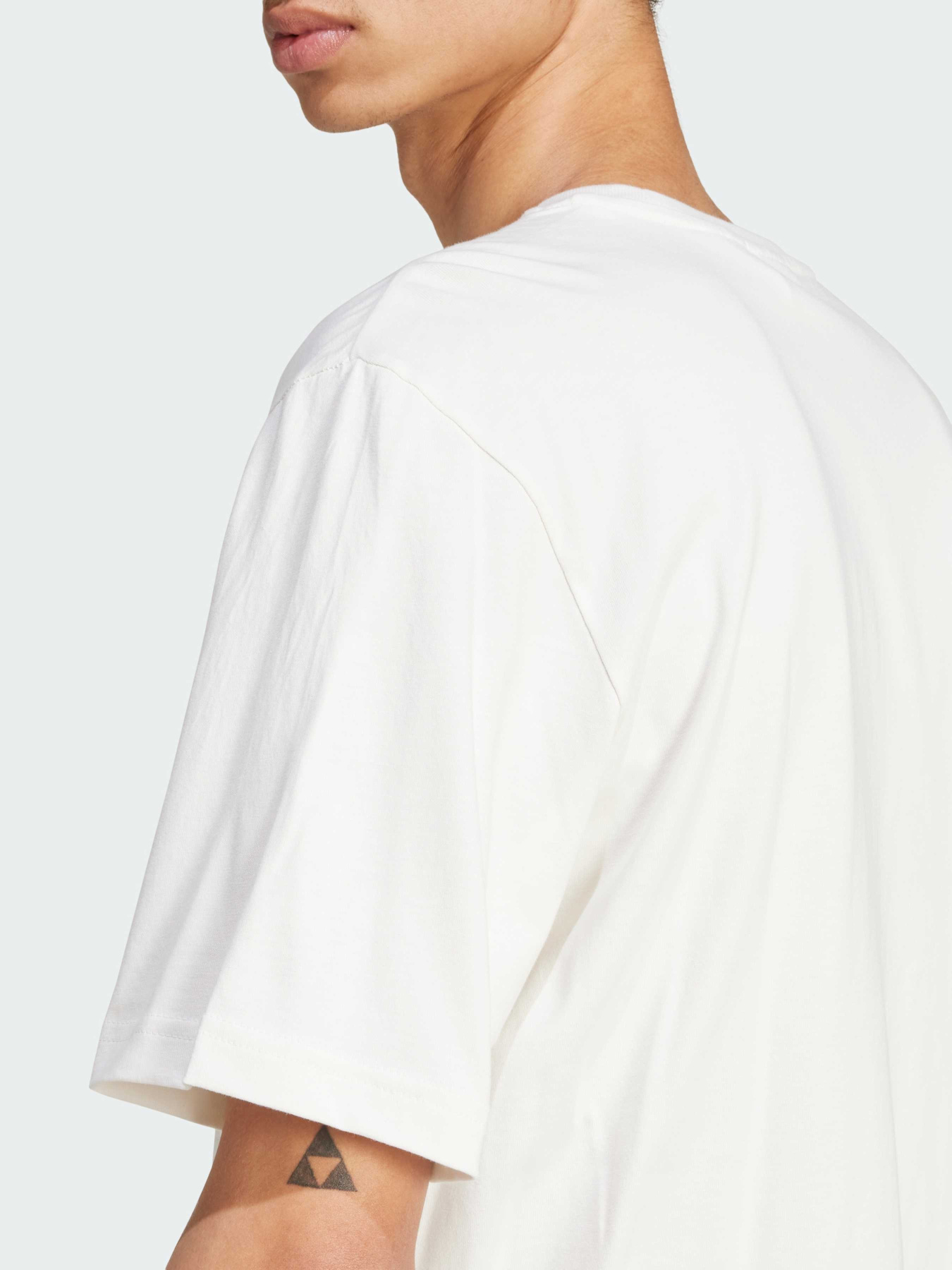 Футболка Adidas Graphics модель JP4415 Фото