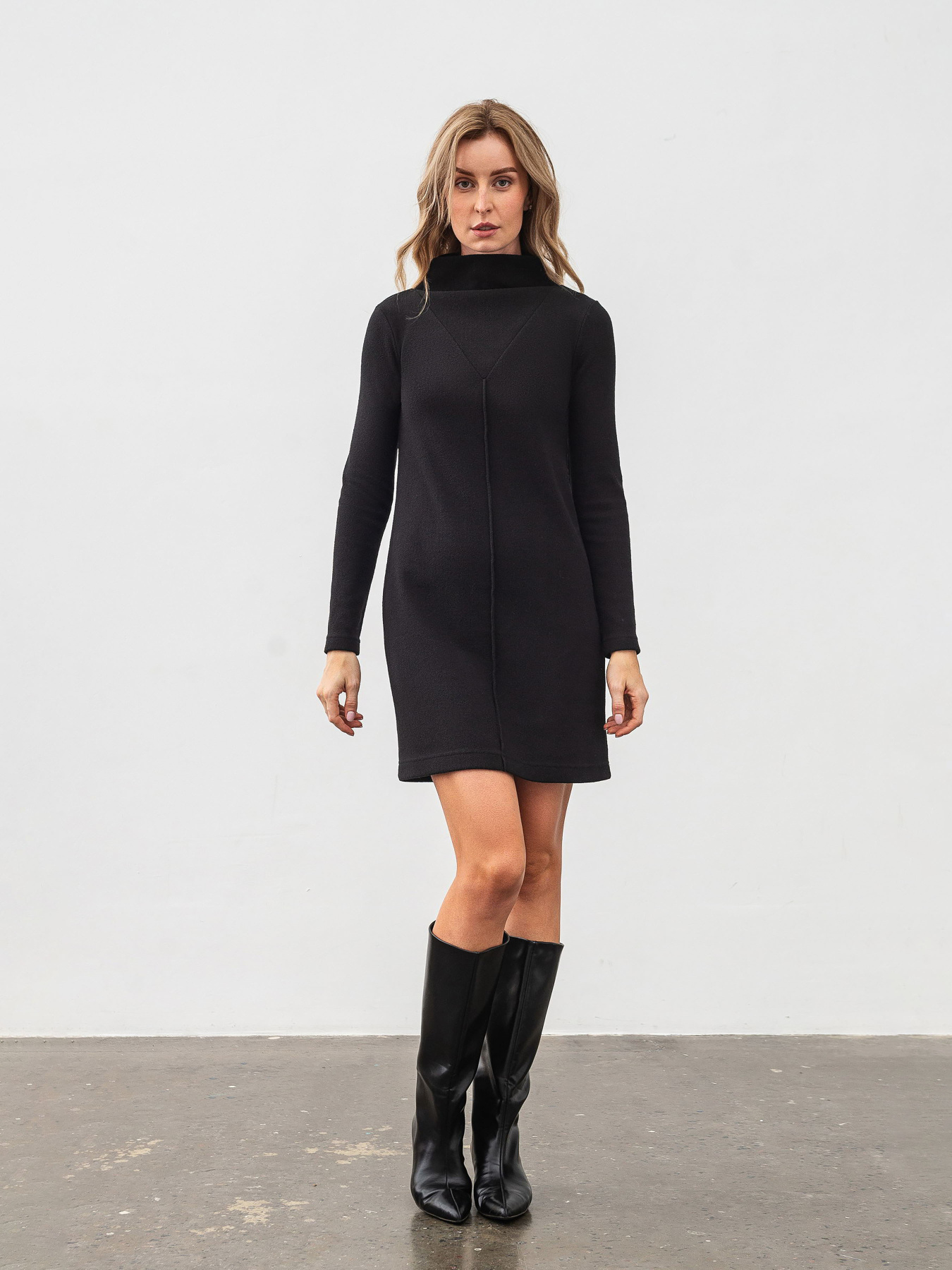 Платья Lesia модель Liam02BlackWMNSDRSSLS Фото