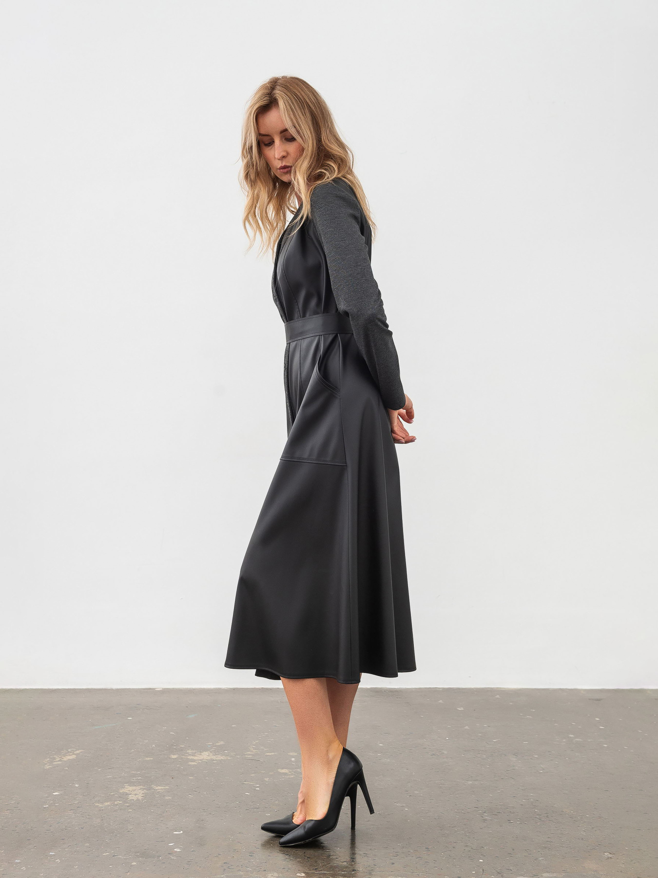 Платья Lesia модель YagliyaBlackWMNSDRSSLS Фото