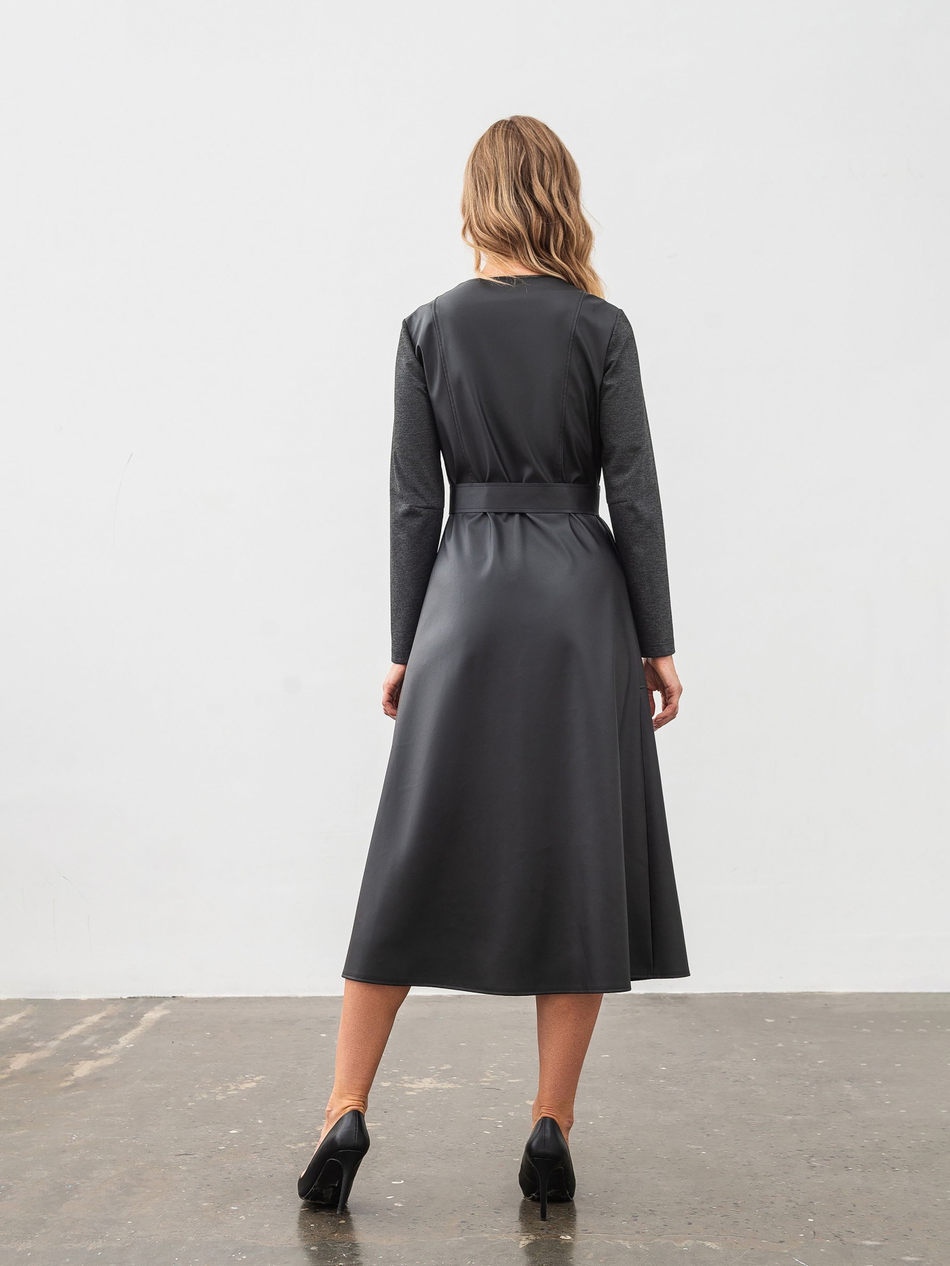 Платья Lesia модель YagliyaBlackWMNSDRSSLS Фото