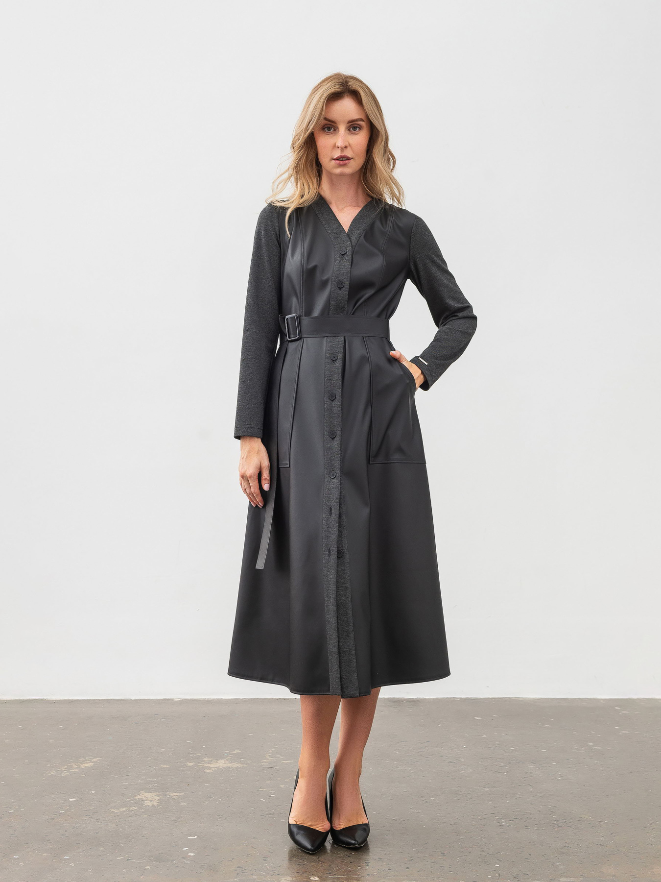 Платья Lesia модель YagliyaBlackWMNSDRSSLS Фото