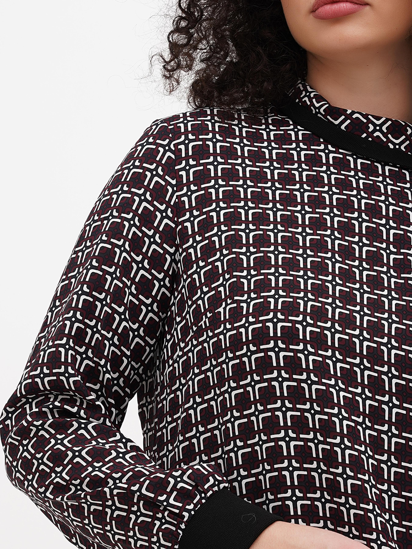 Блуза Sassofono модель A271-SC-3508_черный_бежевый Фото