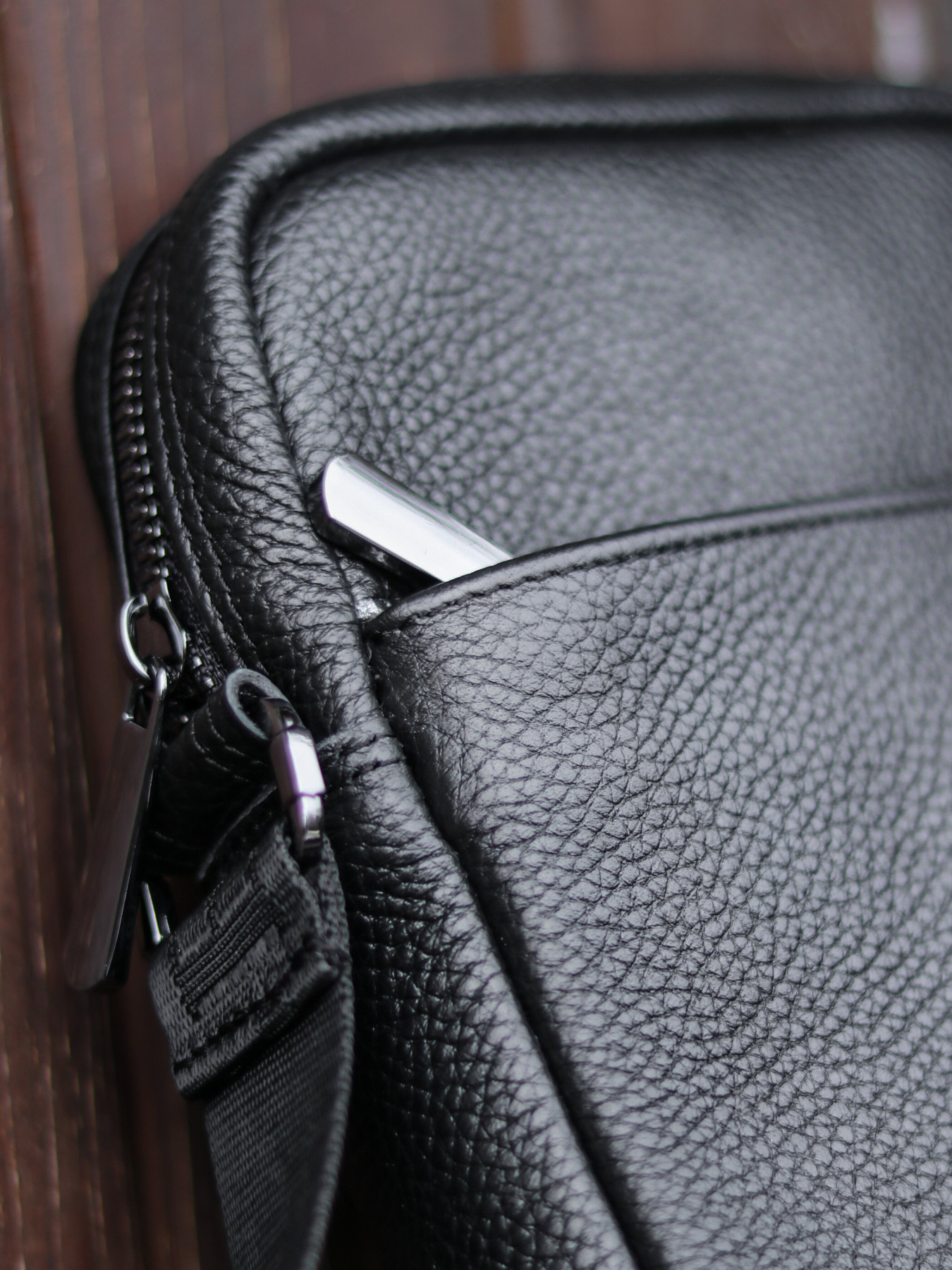 Мессенджер Legessy модель F_006 Фото