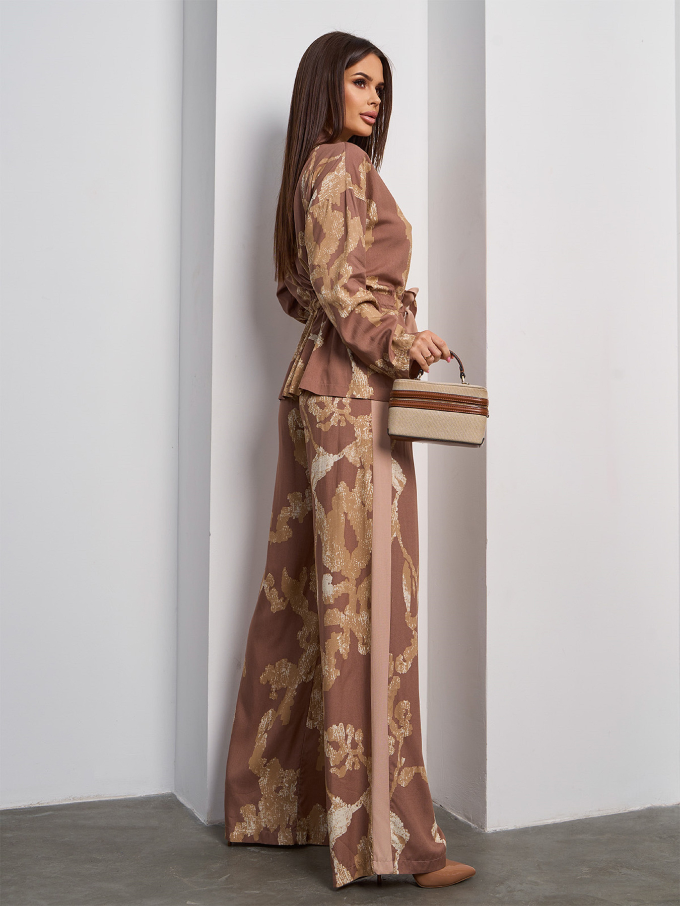 Костюм ISSA Plus модель 15050_коричневый Фото