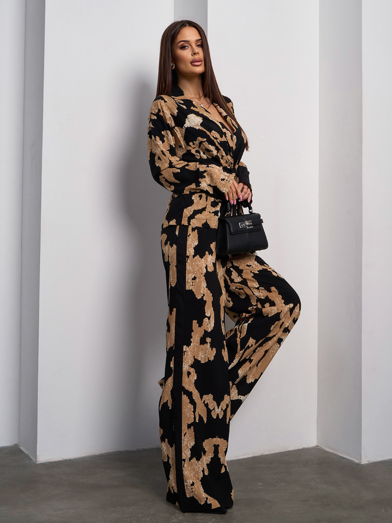 Костюм ISSA Plus модель 15050_черный Фото