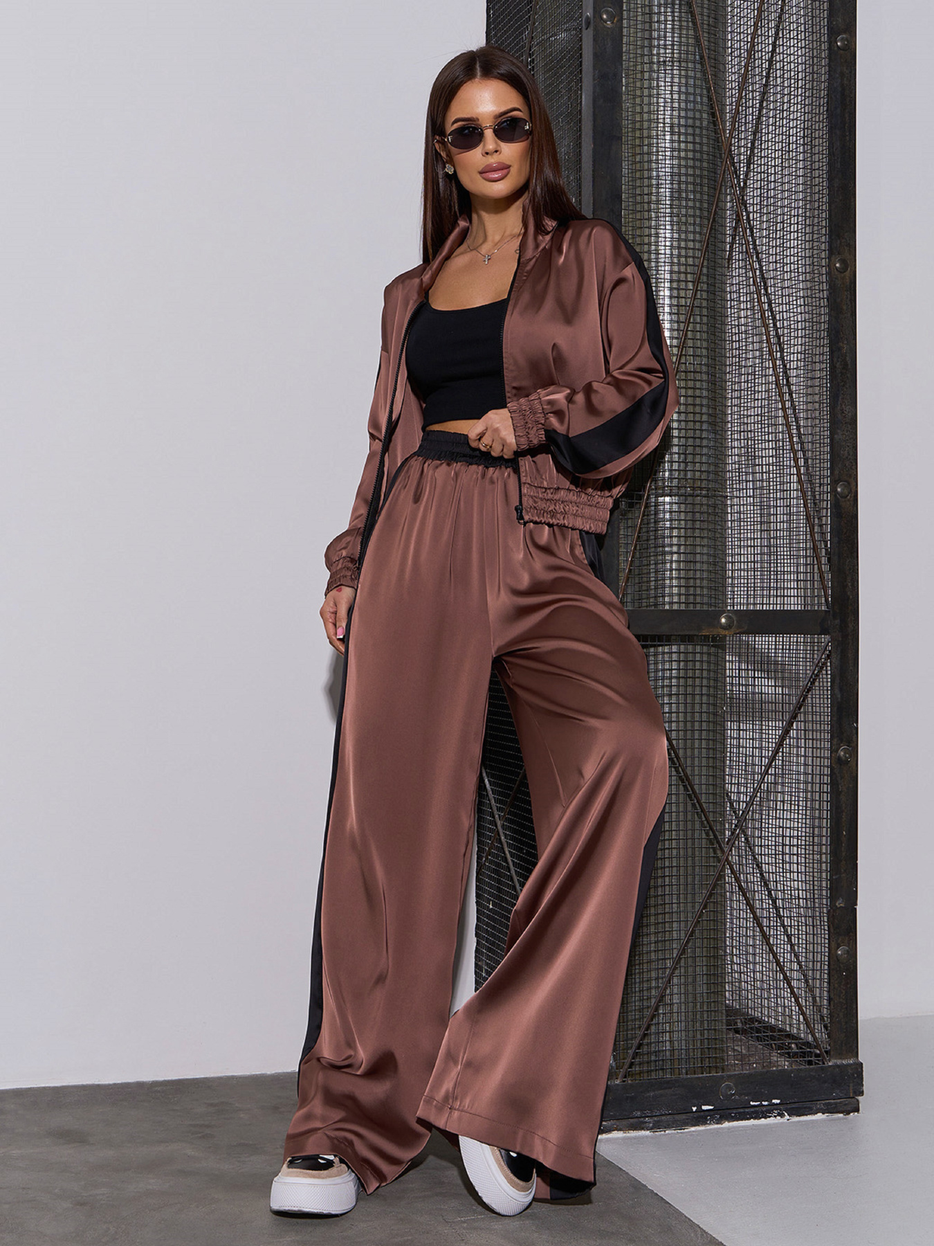 Повседневный костюм ISSA Plus модель 15054_коричневый Фото