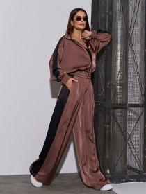 Повседневный костюм ISSA Plus модель 15054_коричневый Фото