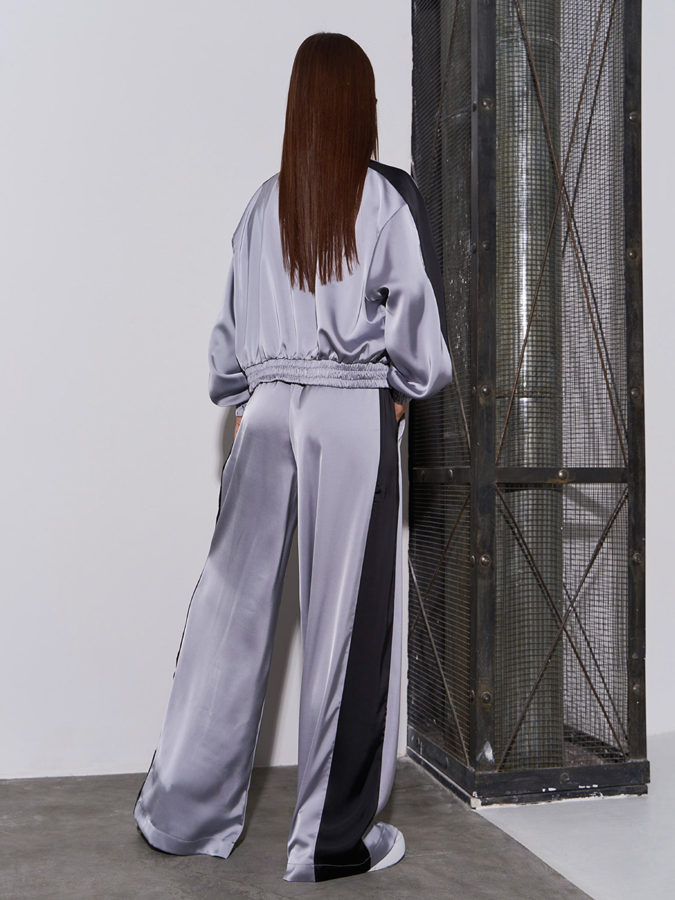 Повседневный костюм ISSA Plus модель 15054_серый Фото