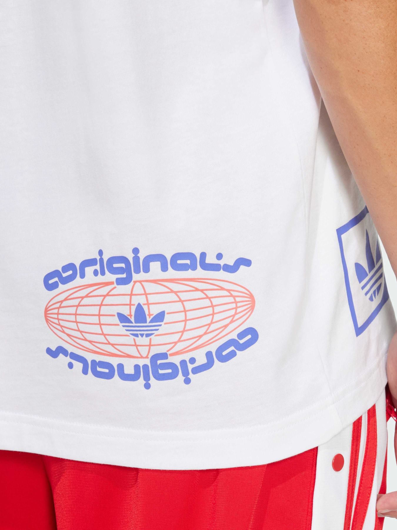 Футболка Adidas Graphics модель JD0663 Фото