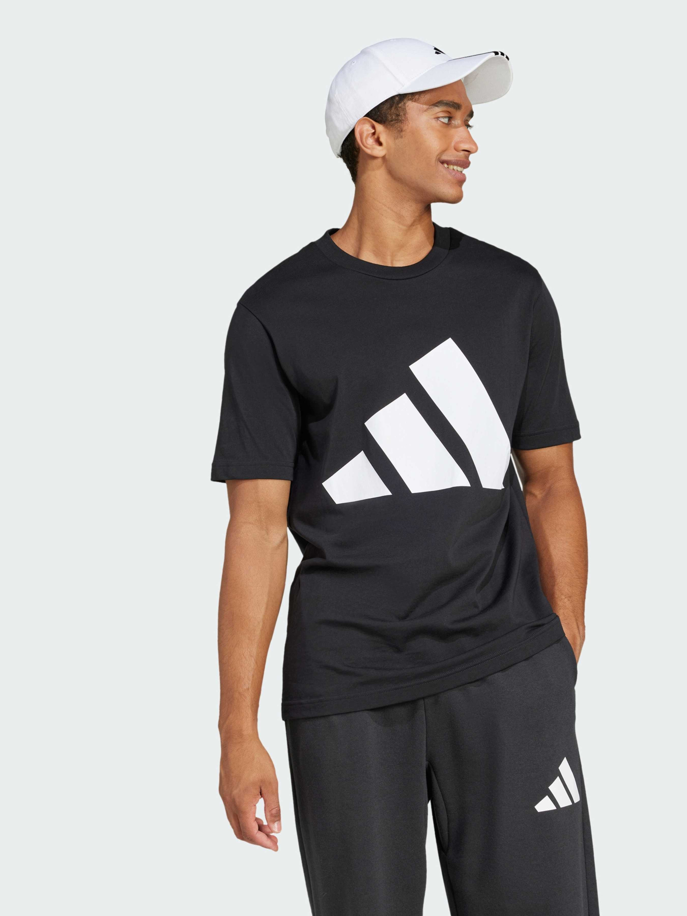 Футболка Adidas модель JE8945 Фото