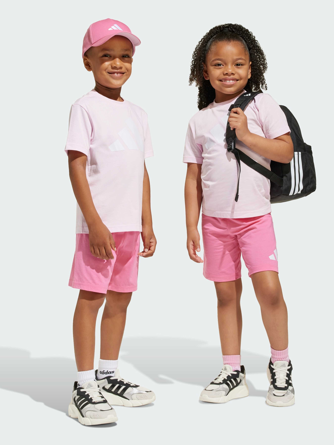 Спортивний костюм Adidas модель JE1378 Фото