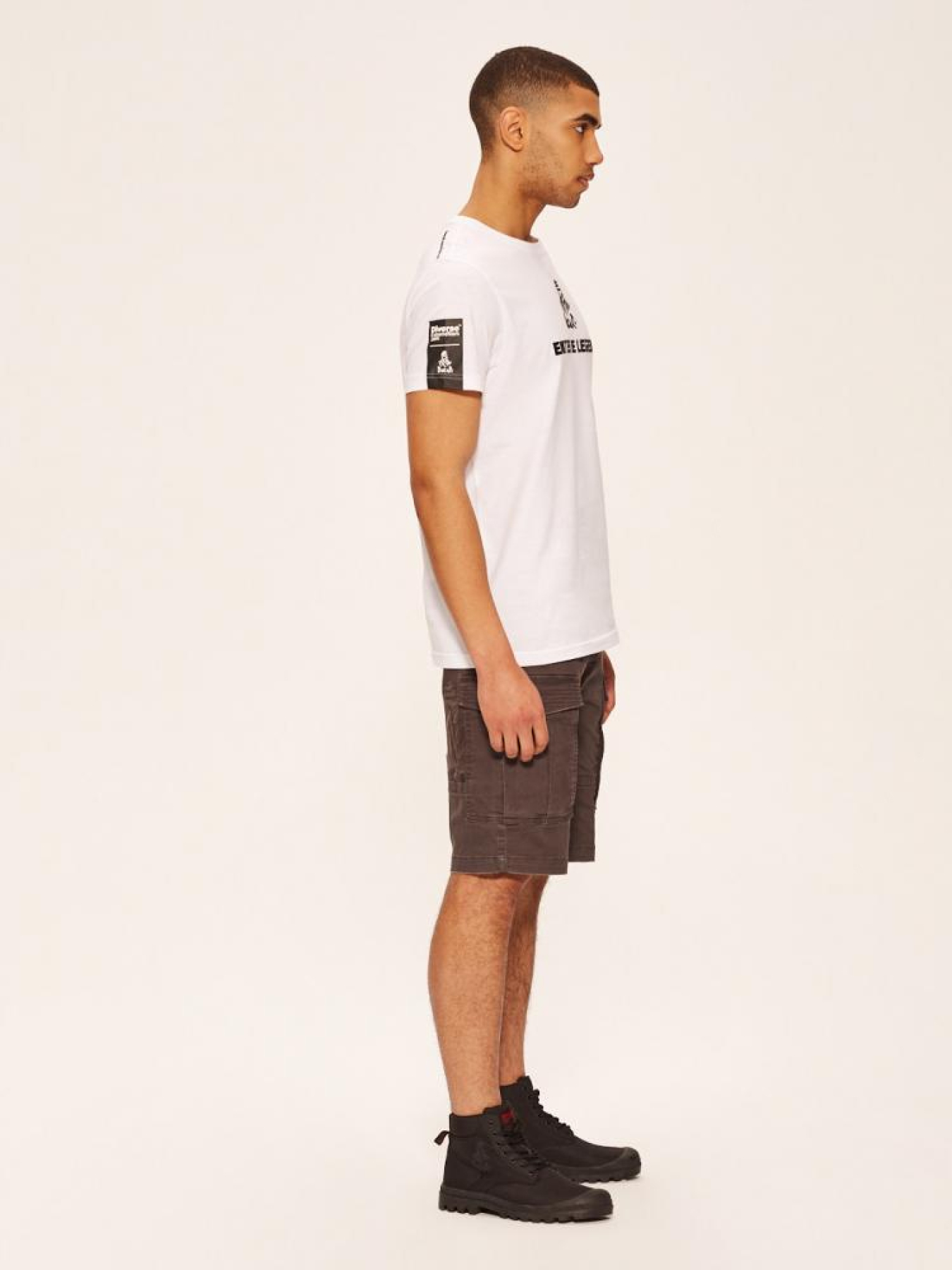 Повседневные шорты DIVERSE Dkr Cargos модель 10039189 Повседневные шорты DIVERSE Dkr Cargos модель 10039189 Фото