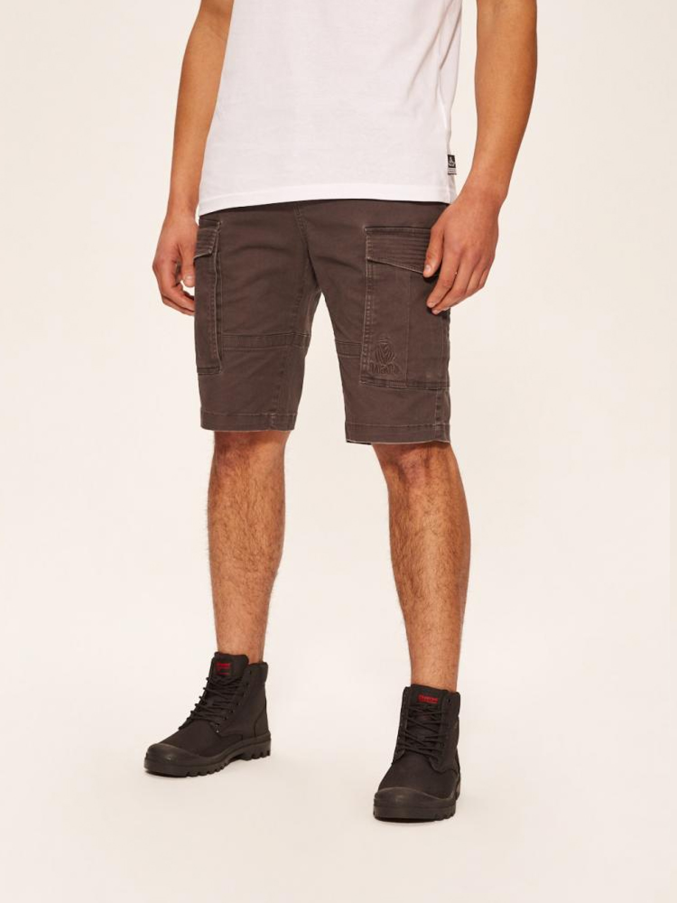 Повседневные шорты DIVERSE Dkr Cargos модель 10039189 Повседневные шорты DIVERSE Dkr Cargos модель 10039189 Фото