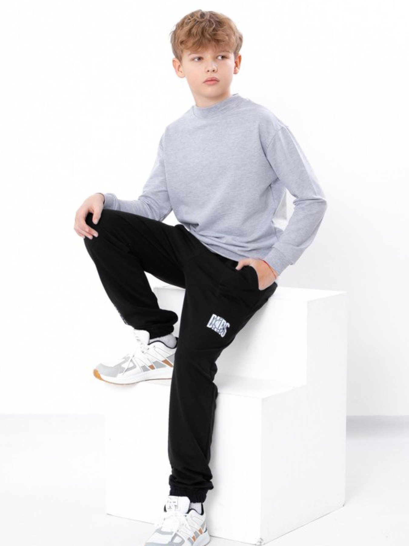 Джогери Носи своє модель 6060-057-33-4-chornij-dnrs Фото