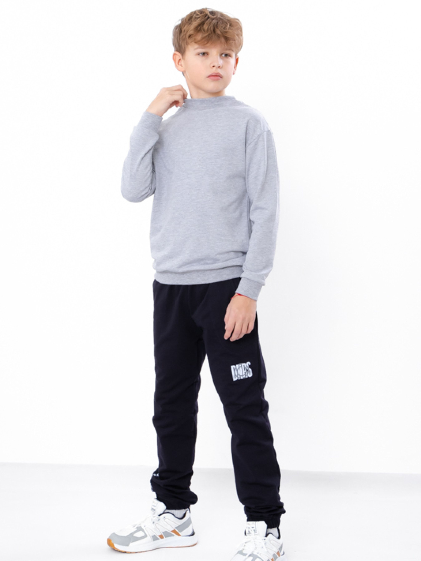 Джогери Носи своє модель 6060-057-33-4-chornilxno-sinj-dnrs Фото