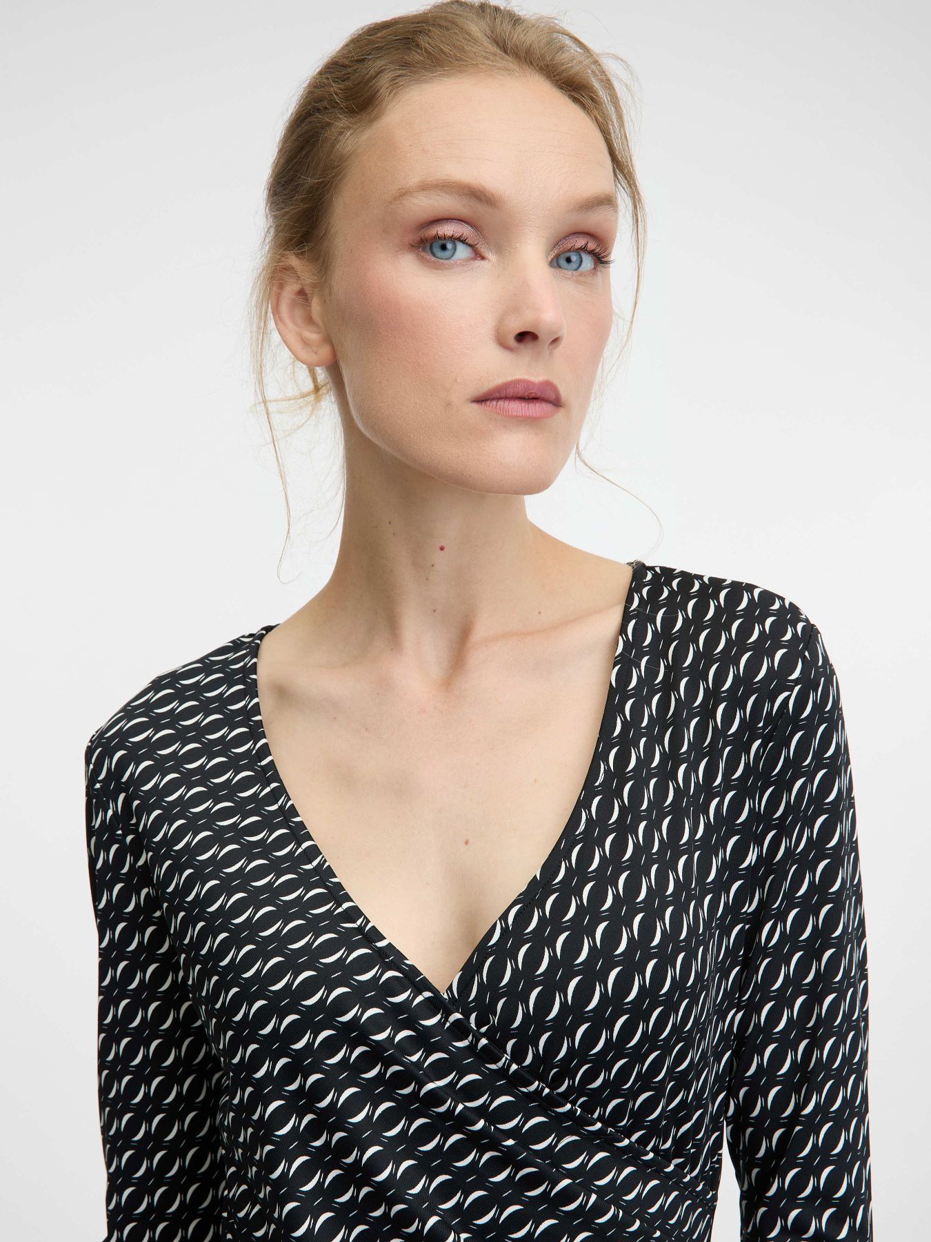 Платье мини Orsay модель 1001068-660000 Фото