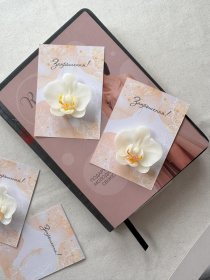 Святкове запрошення з аромасаше "Орхідея на листівці" Candle Design модель 220.0012 Святкове запрошення з аромасаше "Орхідея на листівці" Candle Design модель 220.0012 Фото