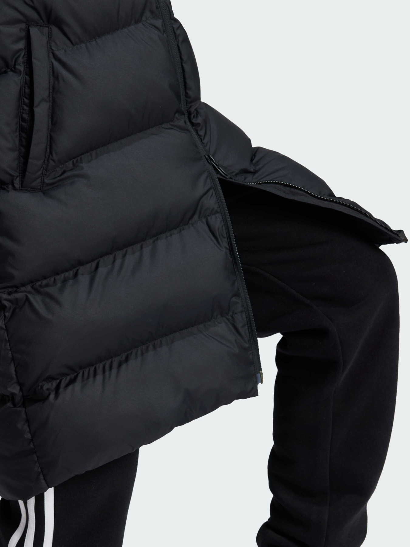 Зимова куртка Adidas модель IV9612 Фото