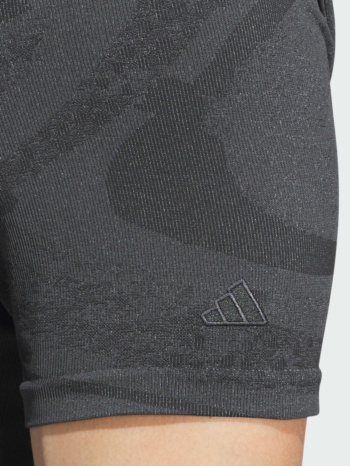 Спортивная футболка Adidas модель IW6698 Спортивная футболка Adidas модель IW6698 Фото