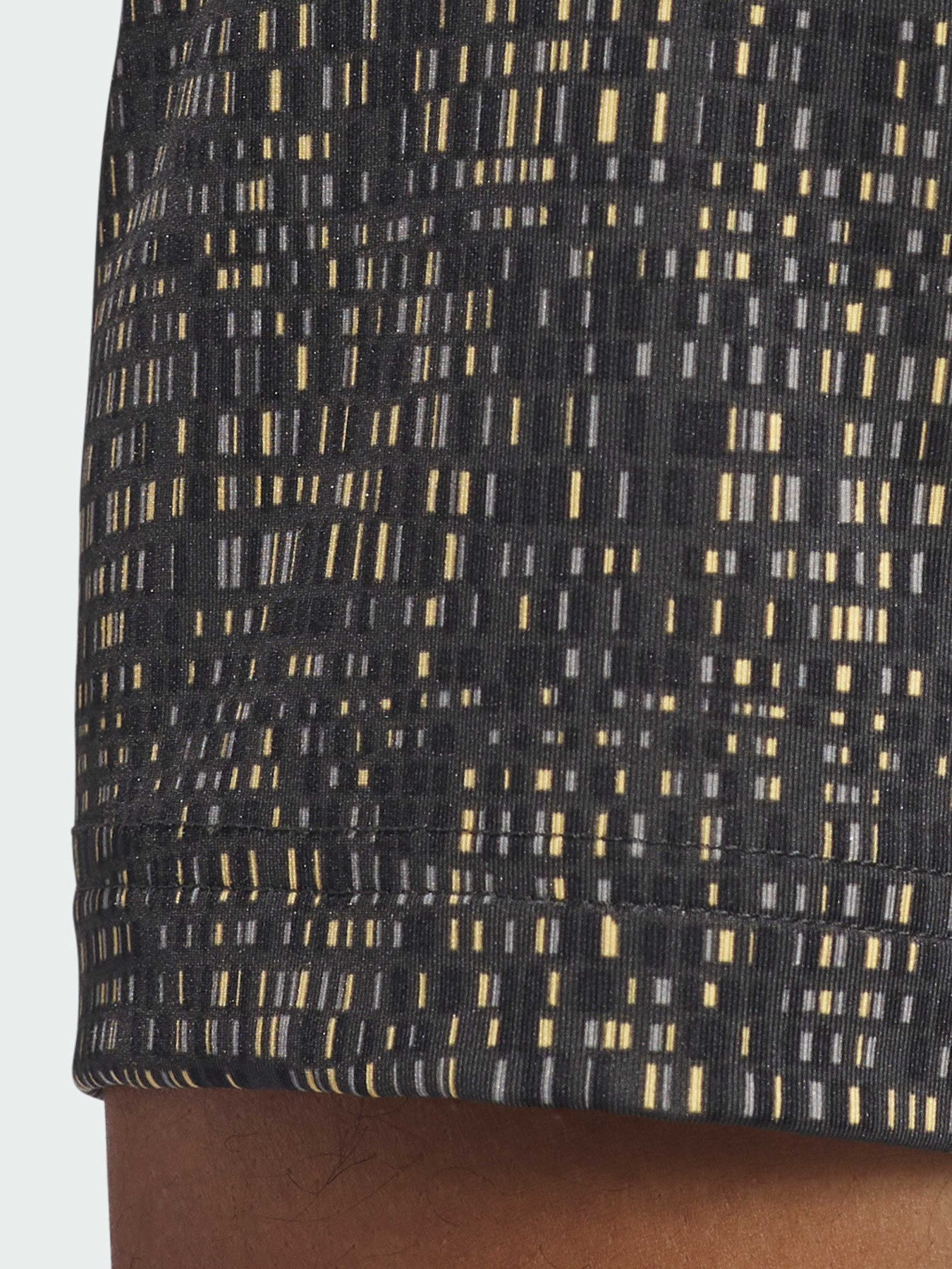 Спортивная футболка Adidas модель IX2030 Спортивная футболка Adidas модель IX2030 Фото