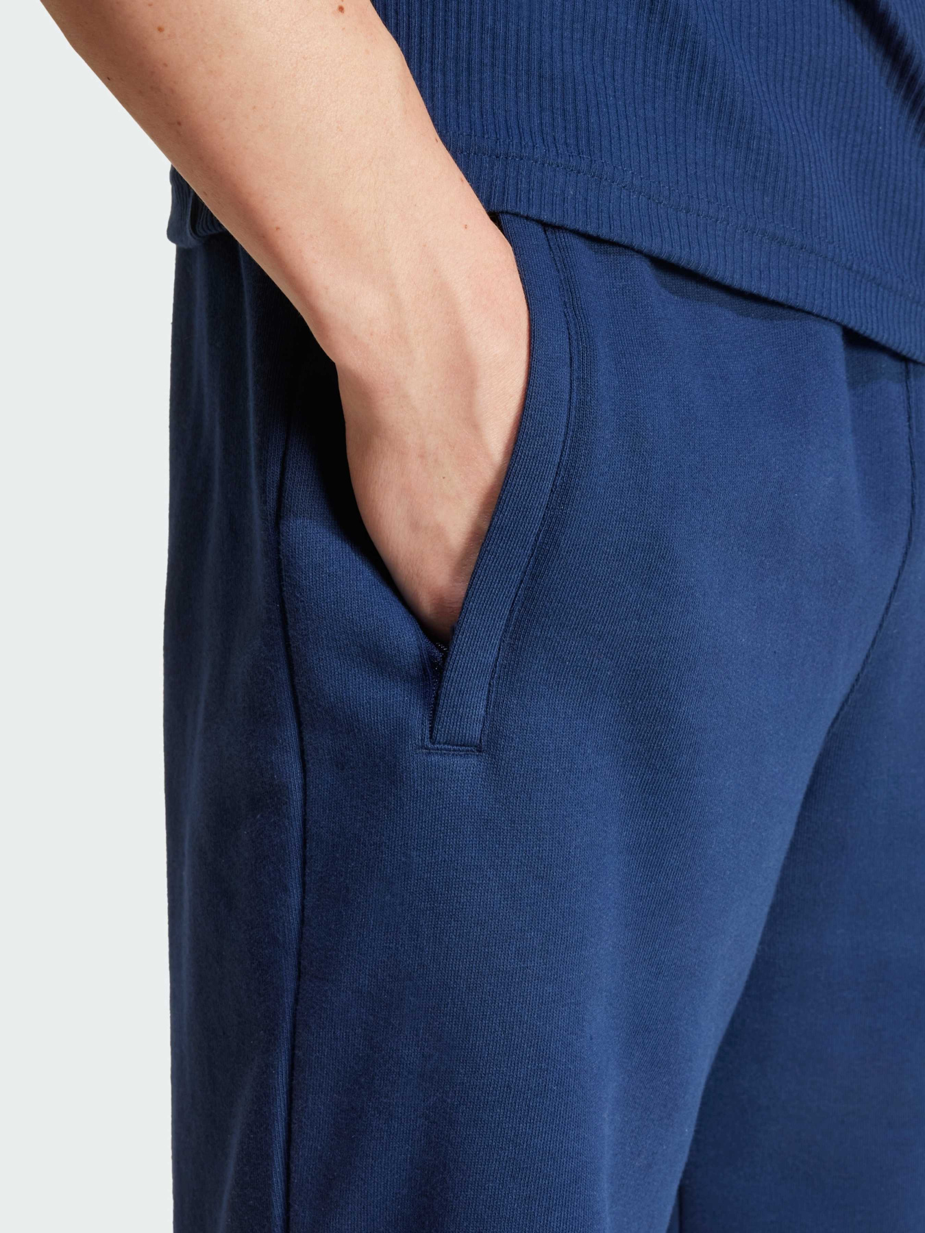 Шорти Adidas модель IY8521 Фото