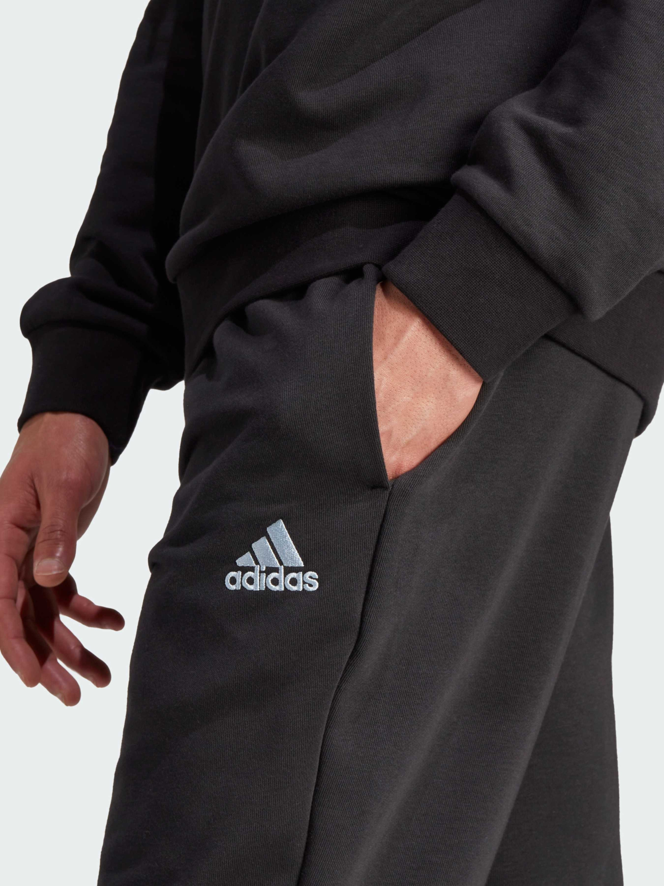 Спортивный костюм Adidas модель IJ8555 Фото