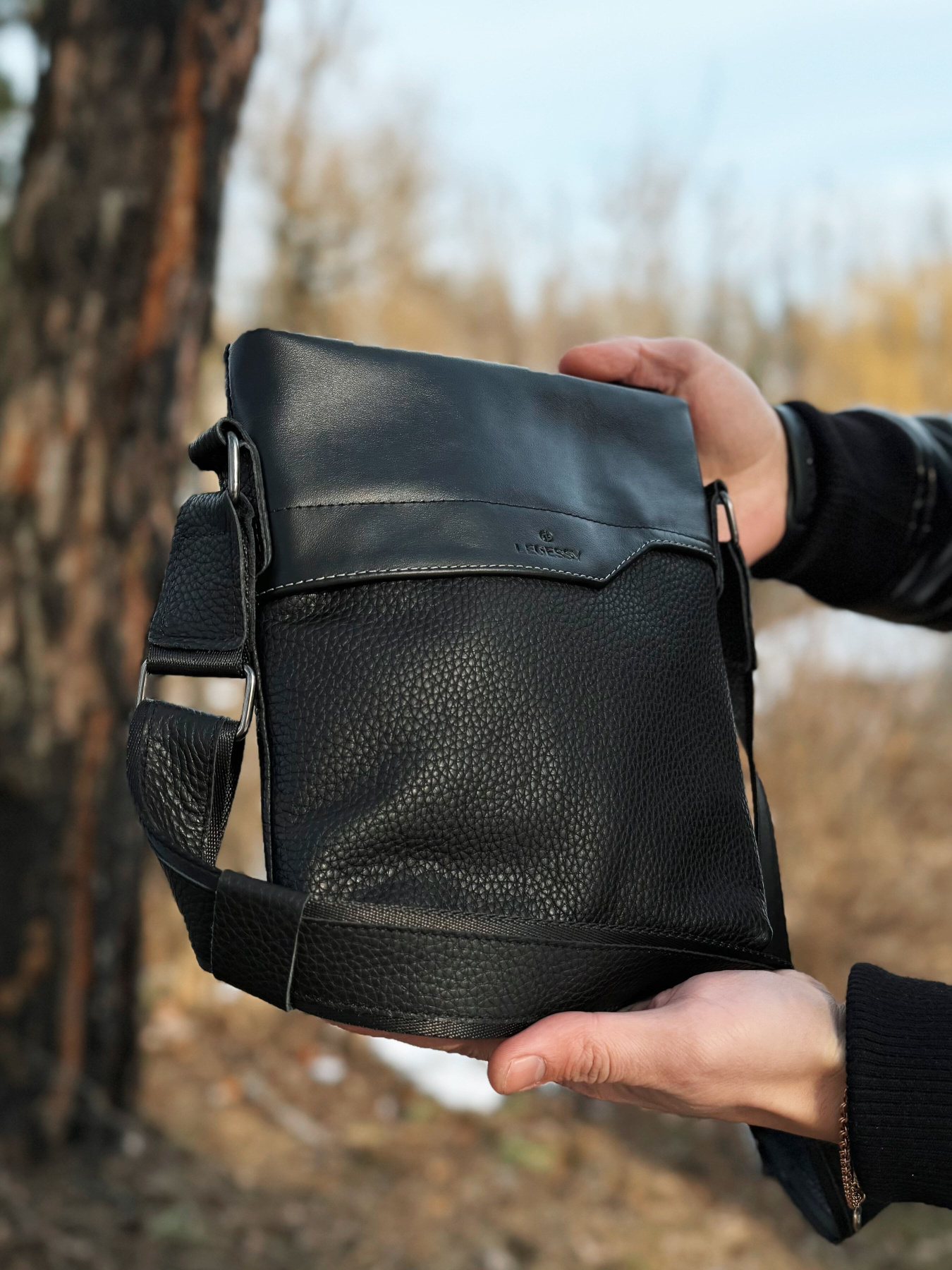 Мессенджер Legessy модель F_8029 Фото