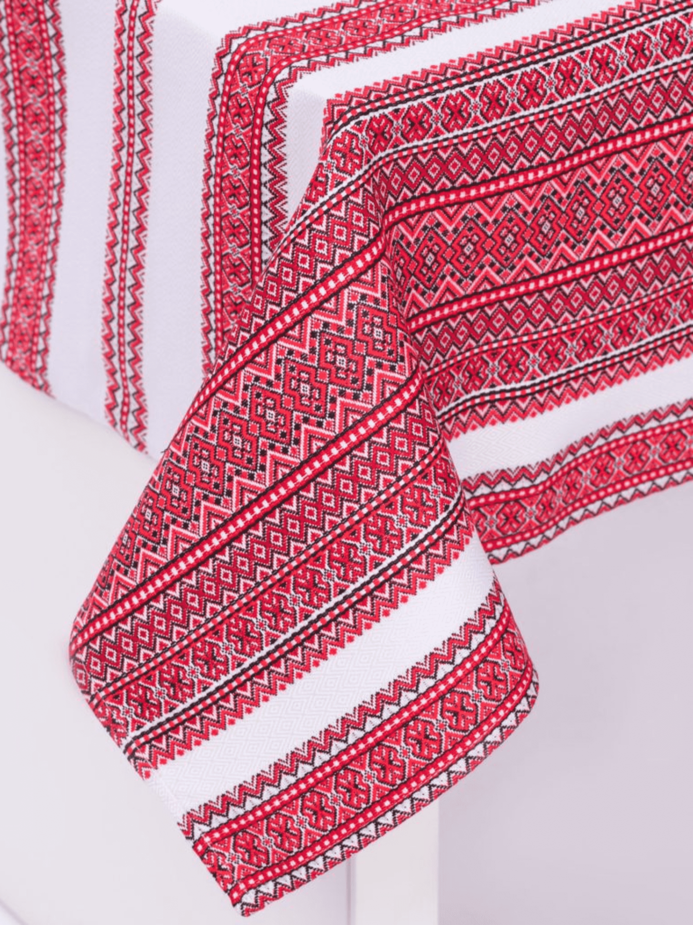 Комплект столовий Орнамент червоний (скатертина+6 серветок) Едельвіка модель 163-22-00 Фото