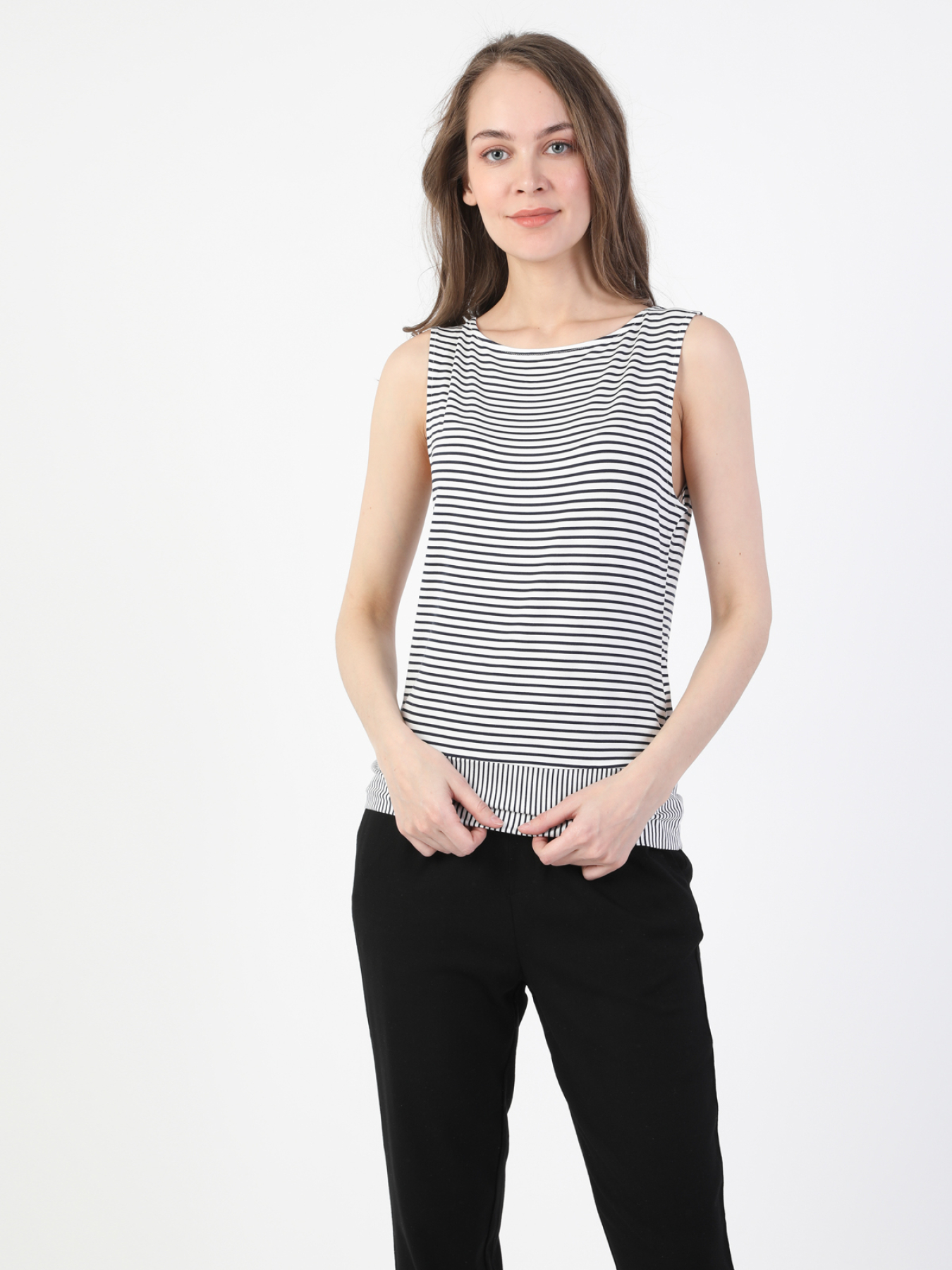 Футболки і поло Colin’s модель CL1049063_Q1.V1_NAV Футболки і поло Colin’s модель CL1049063_Q1.V1_NAV Фото