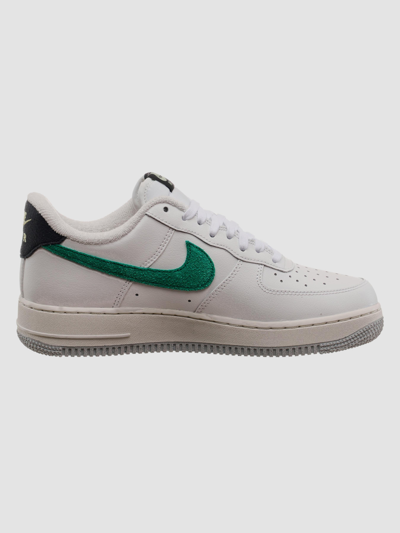 Кросівки повсякденні NIKE Air Force 1 07 модель DR8593-100 Фото