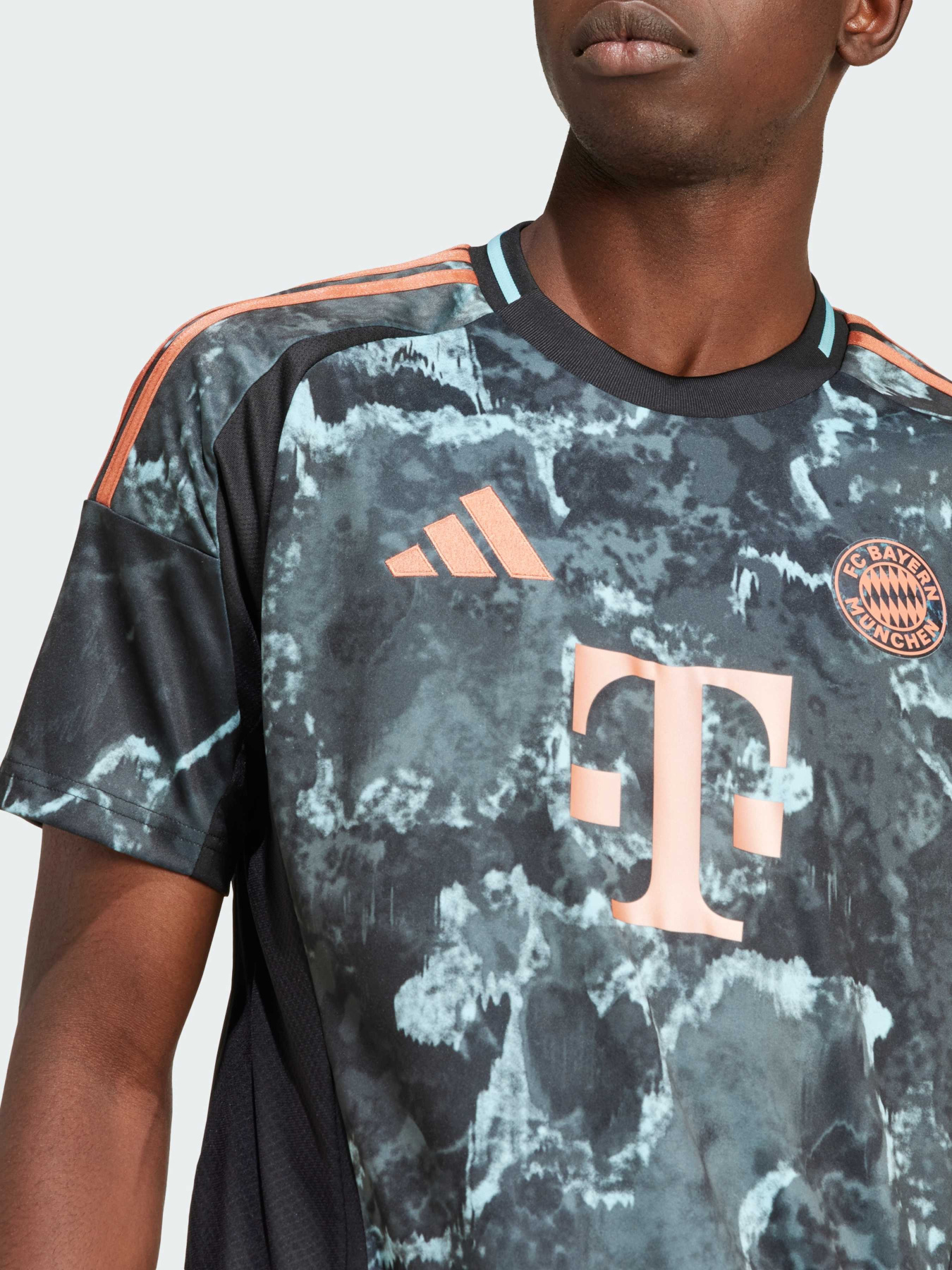 Футболка Adidas модель IZ3130 Фото