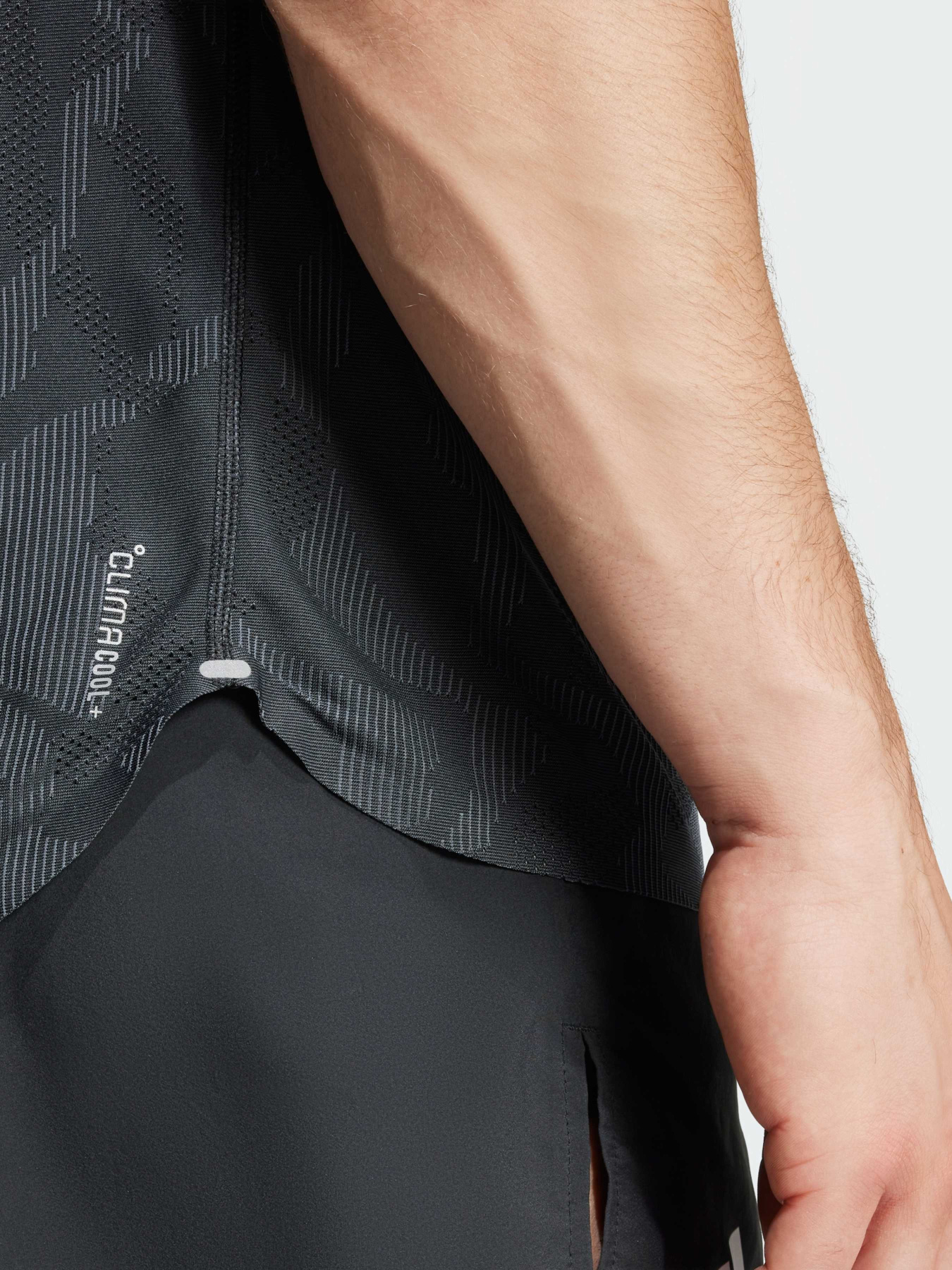 Футболка спортивная Adidas модель JC7338 Футболка спортивная Adidas модель JC7338 Фото