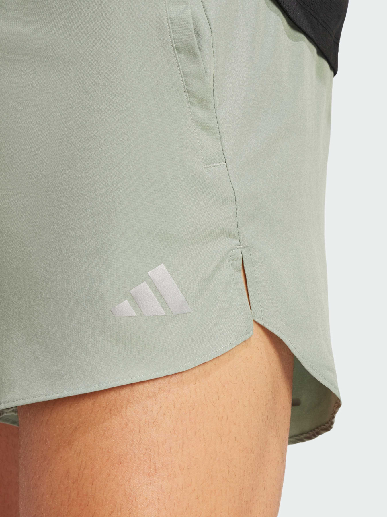 Шорти спортивні Adidas модель JD2327 Фото