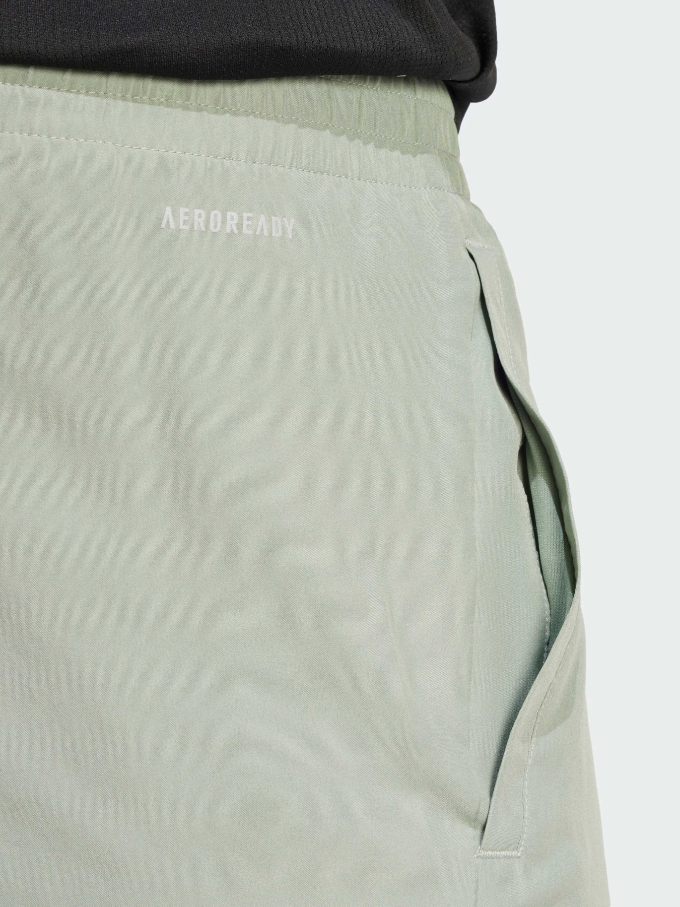 Шорти спортивні Adidas модель JD2327 Фото