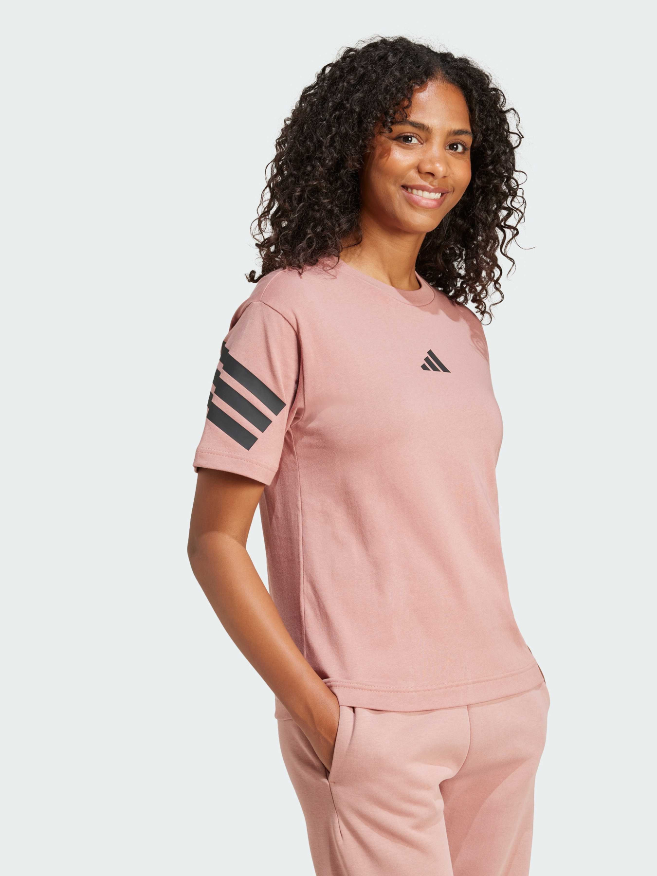 Футболка Adidas 3 Stripes модель JE0244 Футболка Adidas 3 Stripes модель JE0244 Фото