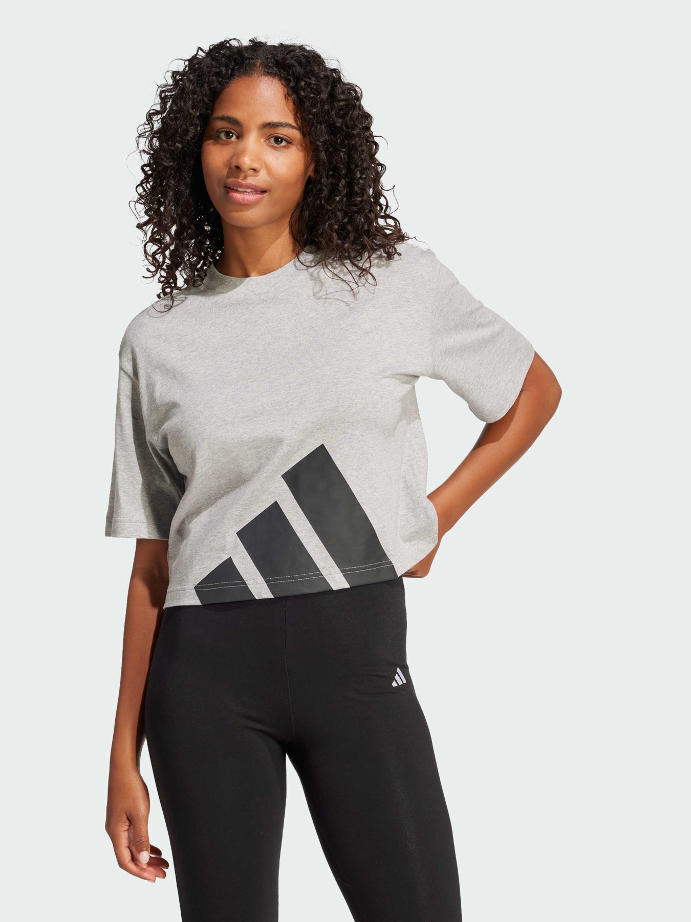 Футболка Adidas модель JG8738 Футболка Adidas модель JG8738 Фото