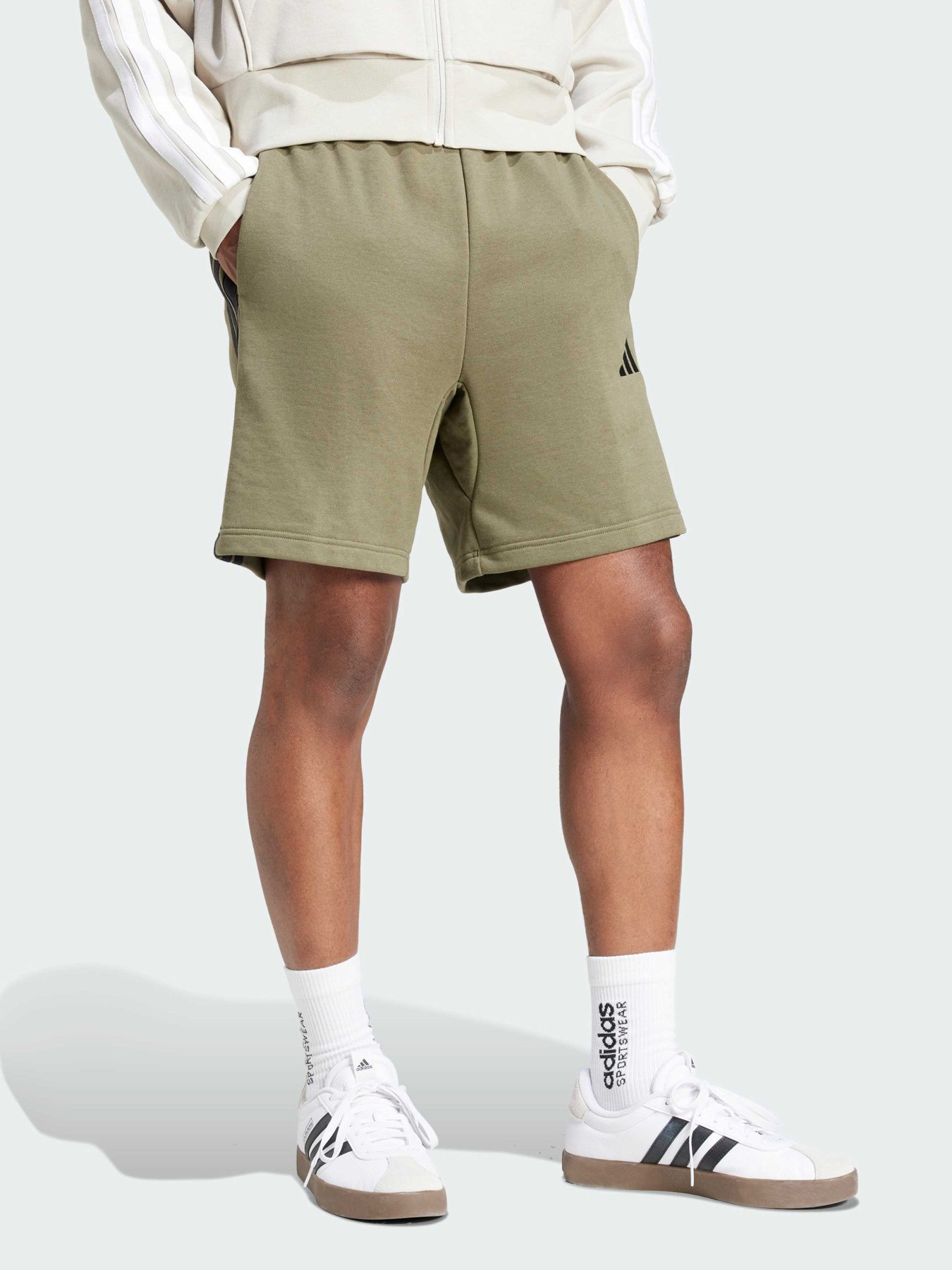 Повсякденні шорти Adidas модель JE6416 Повсякденні шорти Adidas модель JE6416 Фото