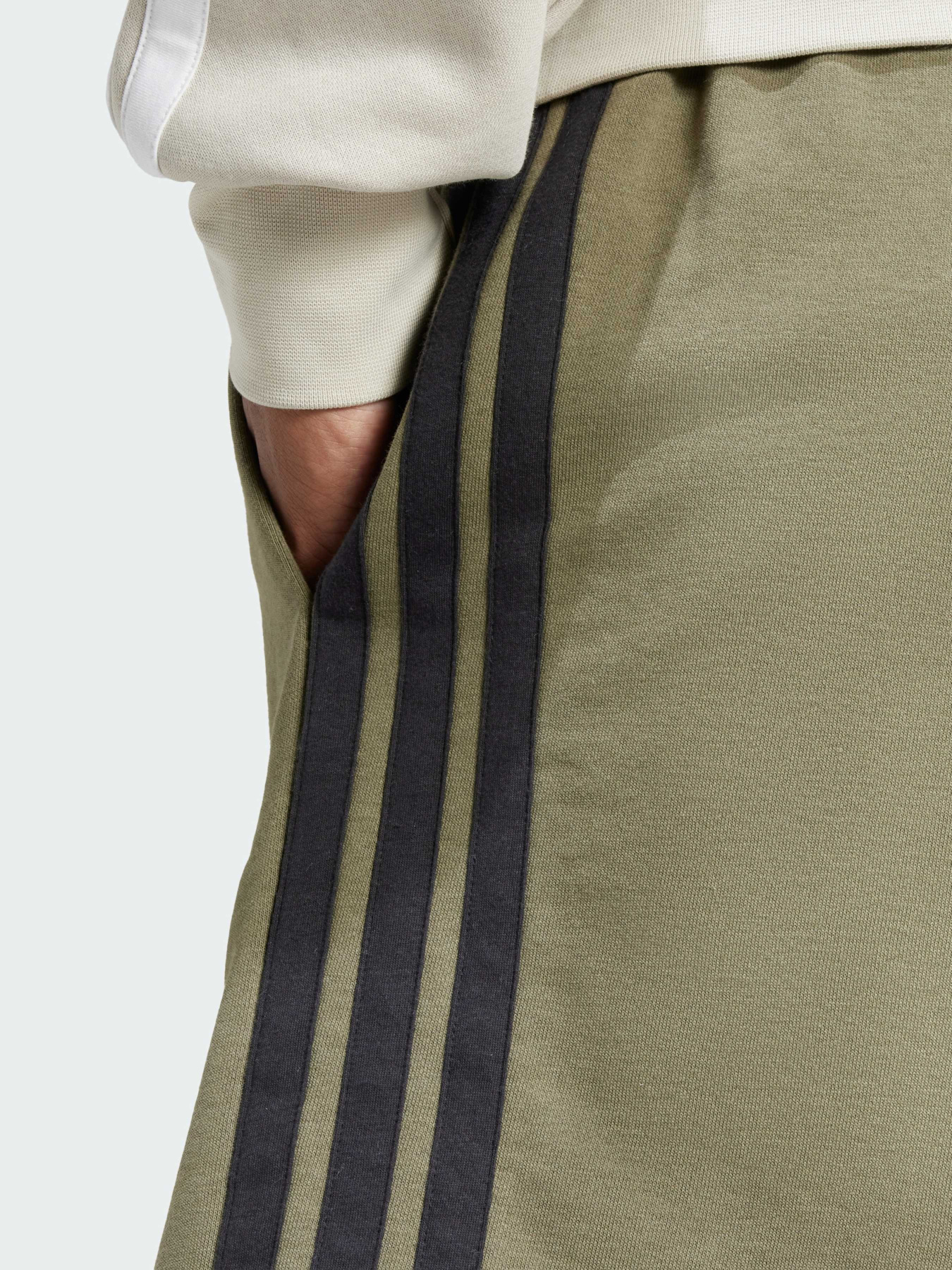 Повсякденні шорти Adidas модель JE6416 Повсякденні шорти Adidas модель JE6416 Фото