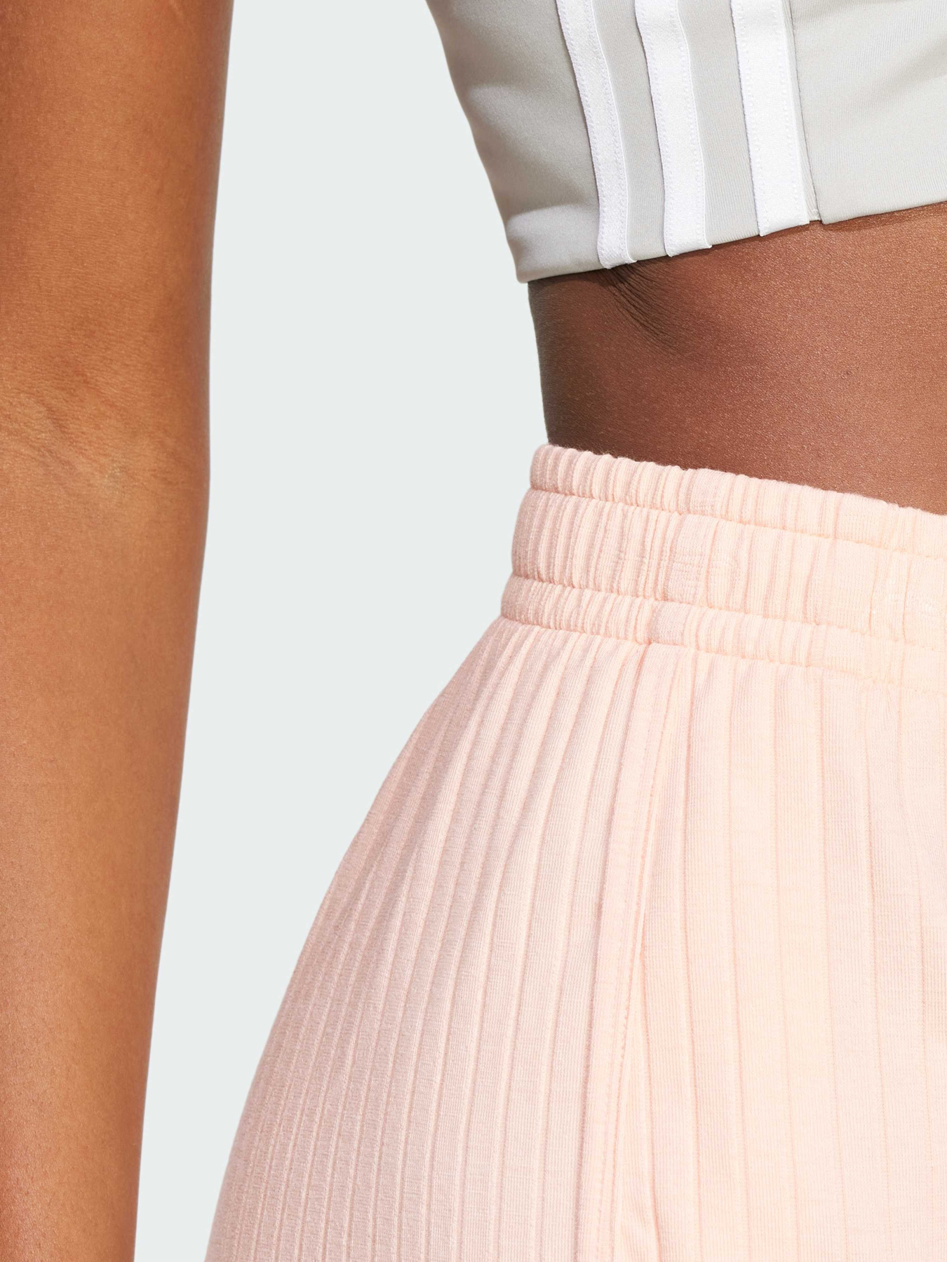 Повсякденні шорти Adidas модель JD5165 Повсякденні шорти Adidas модель JD5165 Фото